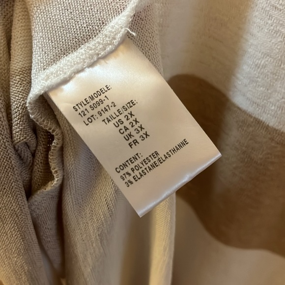 Striped oversized sweater. Dropped sleeve relaxed fit. NWOT - Picture 5 of 6